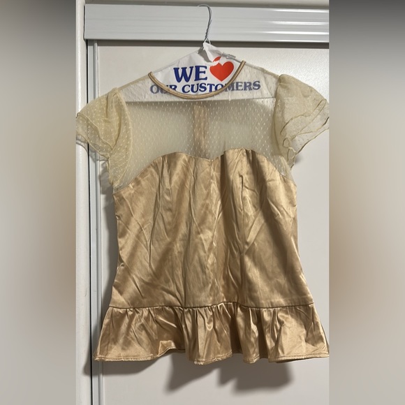 Stunning lace blouse with heart shape - Picture 1 of 2